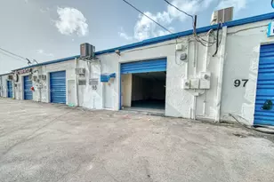 2 500 Sf Flex Space For Rent in North Miami Beach, North Miami Beach, FL 33169 - Photo 1