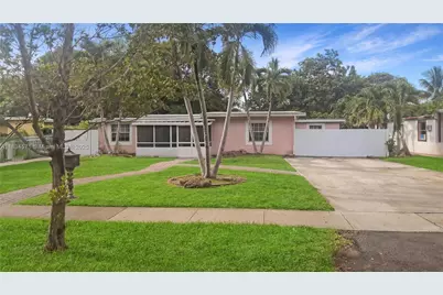 841 NE 139th St, North Miami, FL 33161 - Photo 2