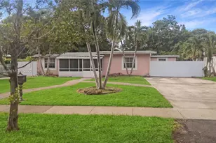 841 NE 139th St, North Miami, FL 33161 - Photo 2