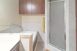 841 NE 139th St, North Miami, FL 33161 - Photo 12