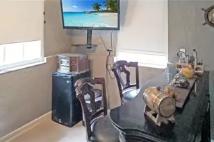 841 NE 139th St, North Miami, FL 33161 - Photo 8