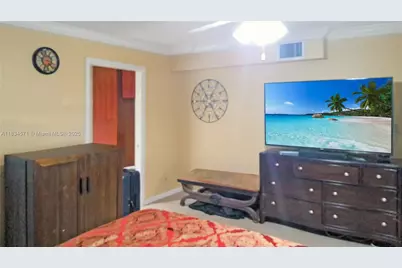 841 NE 139th St, North Miami, FL 33161 - Photo 10