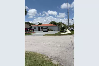 1385 NE 130th St, North Miami, FL 33161 - Photo 1