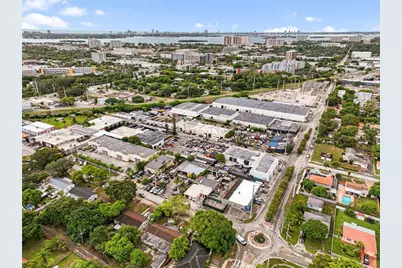 1385 NE 130th St, North Miami, FL 33161 - Photo 56