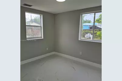 1770 NW 44th St, Miami, FL 33142 - Photo 12