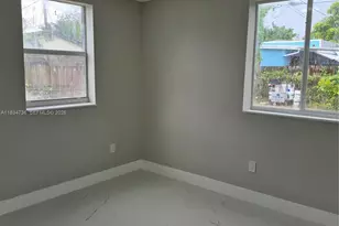 1770 NW 44th St, Miami, FL 33142 - Photo 12
