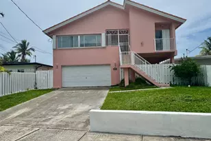 10911 N Bayshore Dr, Miami, FL 33161 - Photo 2