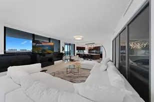 18555 Collins Ave, Sunny Isles Beach, FL 33160 - Photo 2