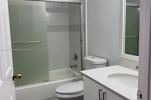 8992 NW 53rd St, Sunrise, FL 33351 - Photo 16