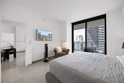 88 SW 7th St #1010, Miami, FL 33130 - Photo 32