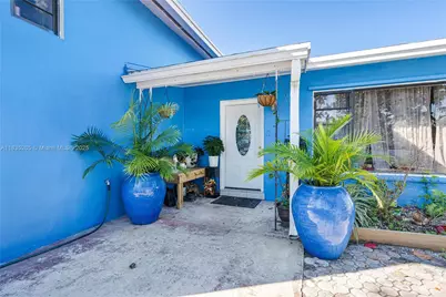 1300 NE 203rd St, Miami, FL 33179 - Photo 2