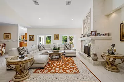 10735 SW 58th Ave, Pinecrest, FL 33156 - Photo 12