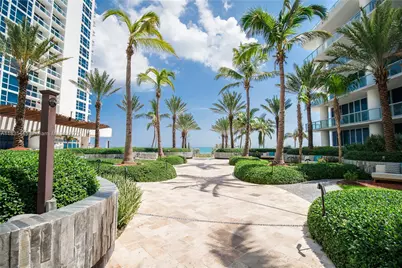 6801 Collins Ave #1415, Miami Beach, FL 33141 - Photo 12