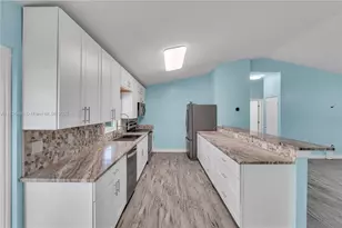 15859 N 68th Ct N, Loxahatchee, FL 33470 - Photo 10