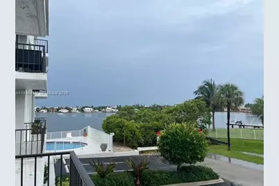 301 Croton Ave #203, Lantana, FL 33462 - Photo 12