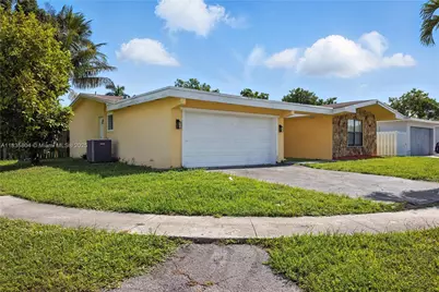 7187 NW 22nd St, Sunrise, FL 33313 - Photo 2