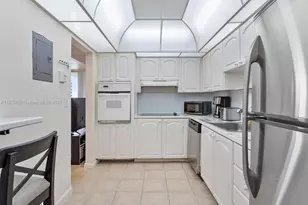 3801 S Ocean Dr, Hollywood, FL 33019 - Photo 16