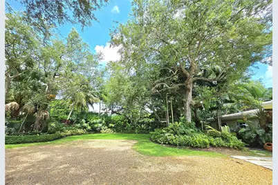 7895 SW 122nd St, Pinecrest, FL 33156 - Photo 4