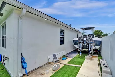 27563 SW 133rd Ave, Homestead, FL 33032 - Photo 12