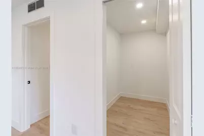 2039 NE 172nd St, North Miami Beach, FL 33162 - Photo 16