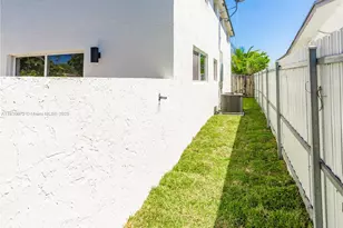 2039 NE 172nd St, North Miami Beach, FL 33162 - Photo 24