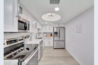 5005 Collins Ave #815, Miami Beach, FL 33140 - Photo 6