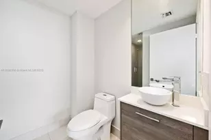 650 NE 32nd St, Miami, FL 33137 - Photo 56