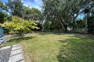 110 NE 56th St, Miami, FL 33137 - Photo 10