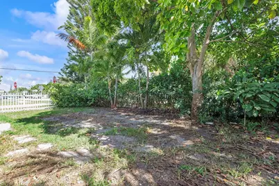 11100 NE 12th Ave, Miami, FL 33161 - Photo 28