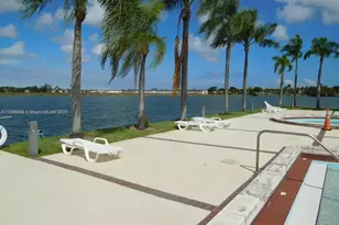 323 Ives Dairy Rd, Miami, FL 33179 - Photo 30