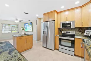 180 SW 125th Ave, Plantation, FL 33325 - Photo 10