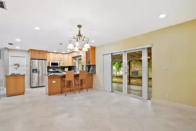 180 SW 125th Ave, Plantation, FL 33325 - Photo 12