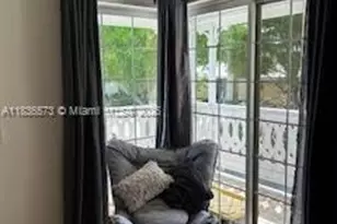 10441 Mahogany Key Cir, Miami, FL 33196 - Photo 4