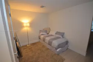 16385 Biscayne Blvd, North Miami Beach, FL 33160 - Photo 18