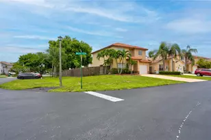 8740 SW 214th Terrace, Cutler Bay, FL 33189 - Photo 8