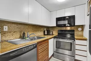 834 Ocean Dr, Miami Beach, FL 33139 - Photo 14