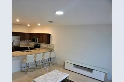 10498 W 33rd Way, Hialeah, FL 33018 - Photo 12