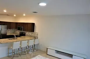 10498 W 33rd Way, Hialeah, FL 33018 - Photo 12