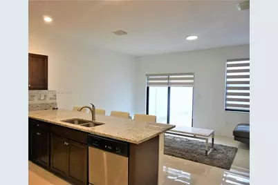 10498 W 33rd Way, Hialeah, FL 33018 - Photo 16