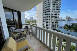 3000 Island Blvd, Aventura, FL 33160 - Photo 14