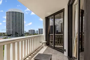 3000 Island Blvd, Aventura, FL 33160 - Photo 44
