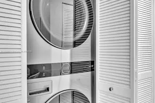 8855 E Collins Ave, Surfside, FL 33154 - Photo 32