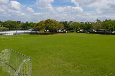 934 Gulfstream Ct, Weston, FL 33327 - Photo 66