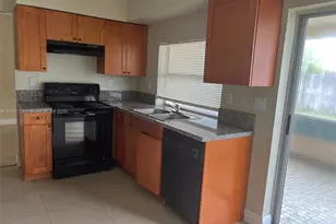 8361 NW 28th Pl, Sunrise, FL 33322 - Photo 2