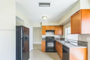 8361 NW 28th Pl, Sunrise, FL 33322 - Photo 6