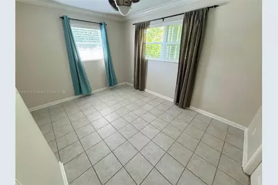 813 Date Palm Dr, Lake Park, FL 33403 - Photo 8