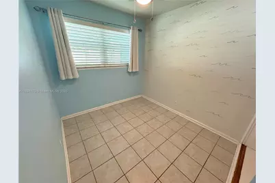 813 Date Palm Dr, Lake Park, FL 33403 - Photo 10