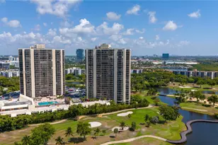 20379 W Country Club Dr, Aventura, FL 33180 - Photo 32