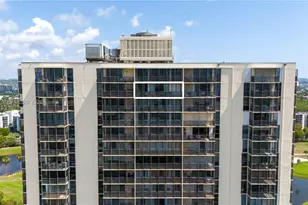 20379 W Country Club Dr, Aventura, FL 33180 - Photo 26