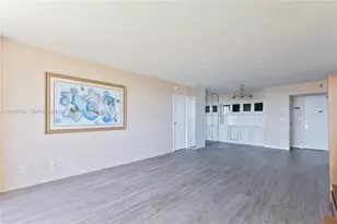 20379 W Country Club Dr, Aventura, FL 33180 - Photo 4